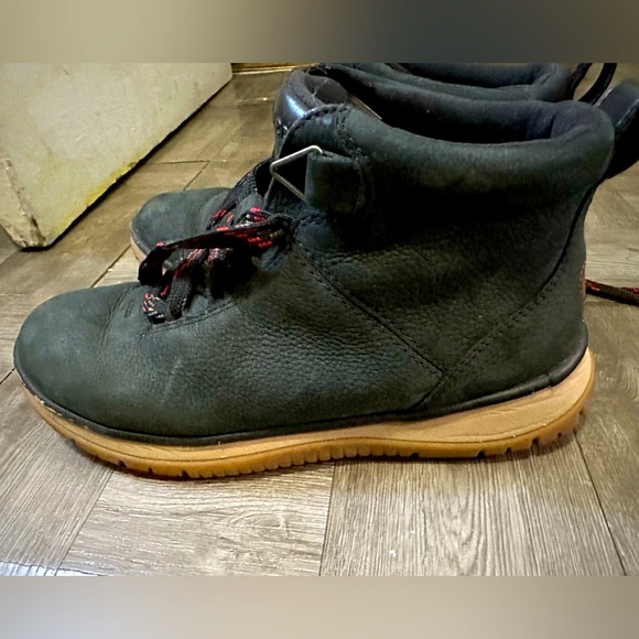 UGG Lakesider Ankle Sneaker  size 7.5 - Picture 4 of 9